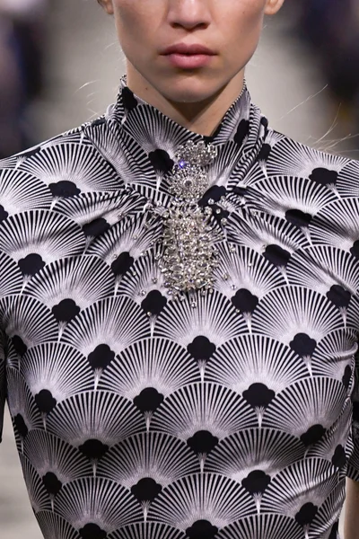 Look 53